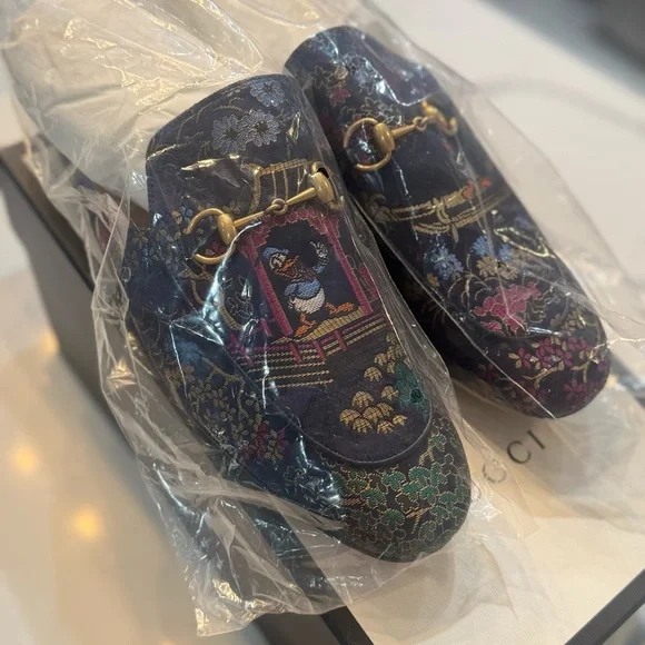 Gucci Men\'s Disney Donald Duck Princetown Loafers New Gucci x Disney Donald Duck Princetown Horsebit Accent Mules  main image 2